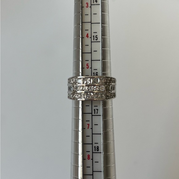 Lia Sophia Grandeur Silver Plated Ring Size 6 - Picture 4 of 7